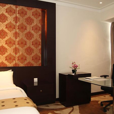 Premier Basko Hotel Padang  Exterior foto