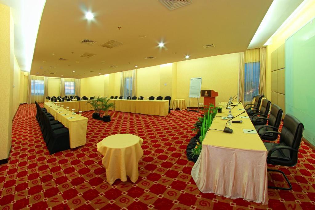 Premier Basko Hotel Padang  Exterior foto