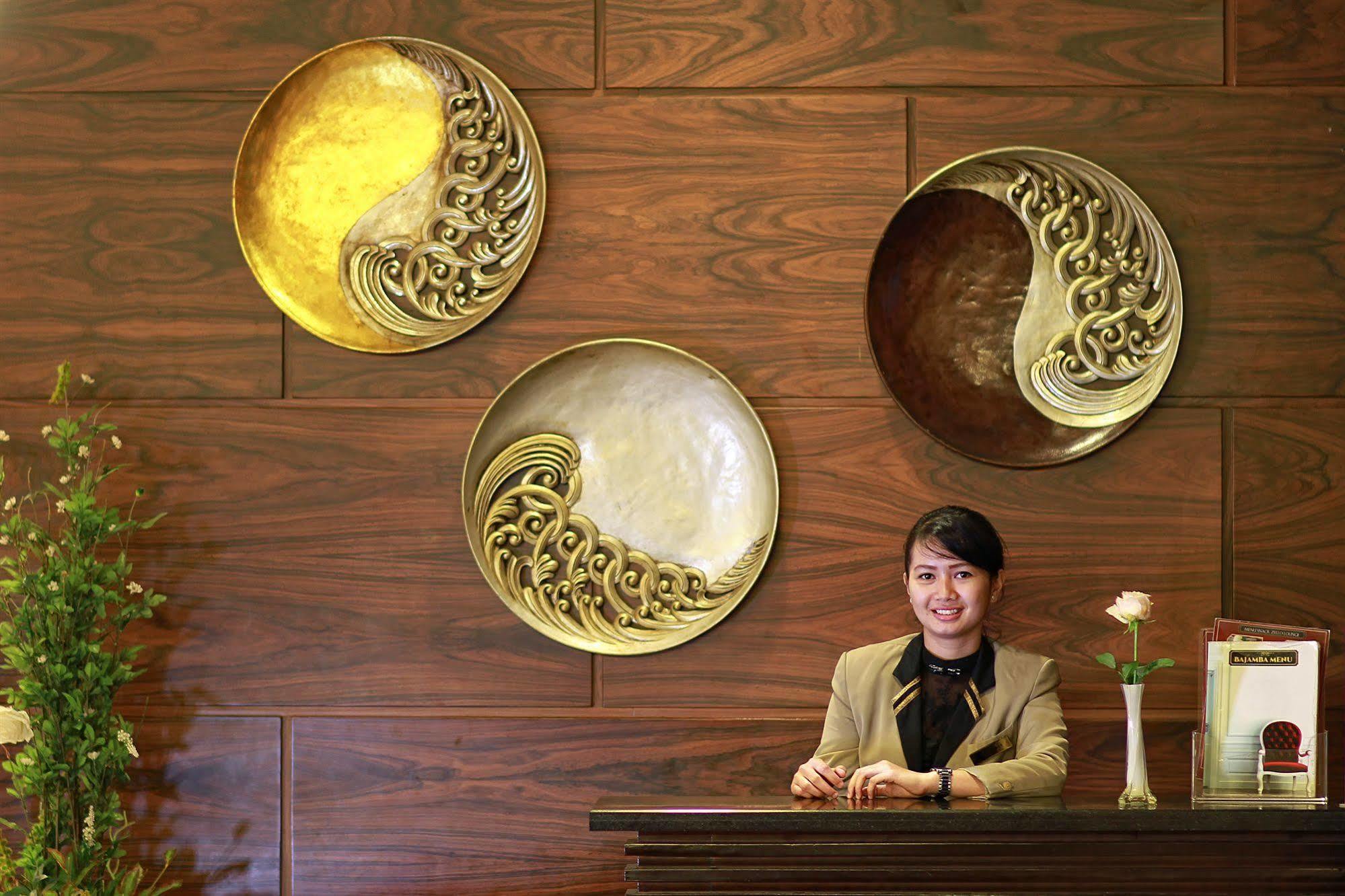 Premier Basko Hotel Padang  Exterior foto